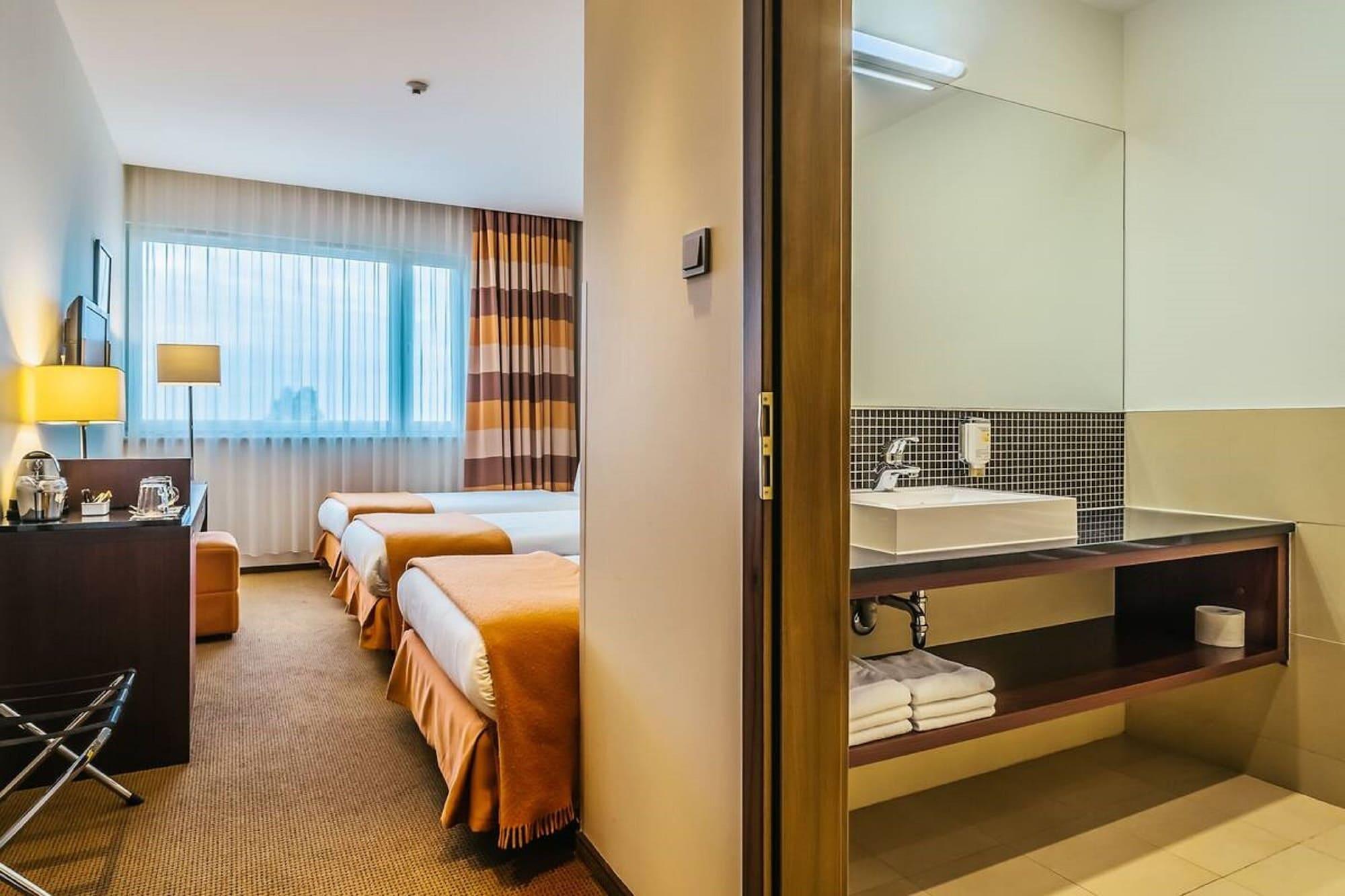 Hotel Desilva Warszawa Piaseczno à Piaseczno  Extérieur photo