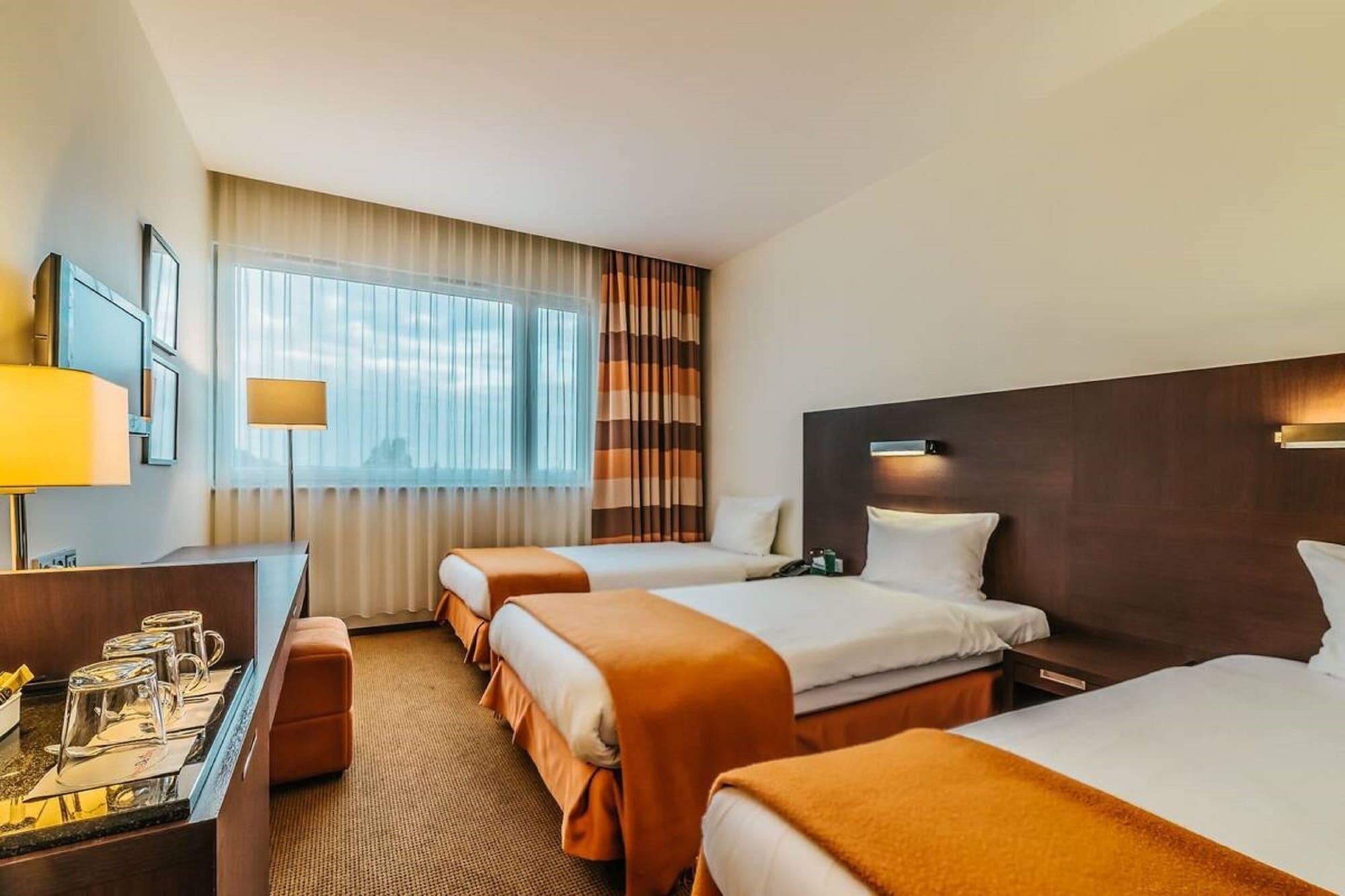 Hotel Desilva Warszawa Piaseczno à Piaseczno  Extérieur photo