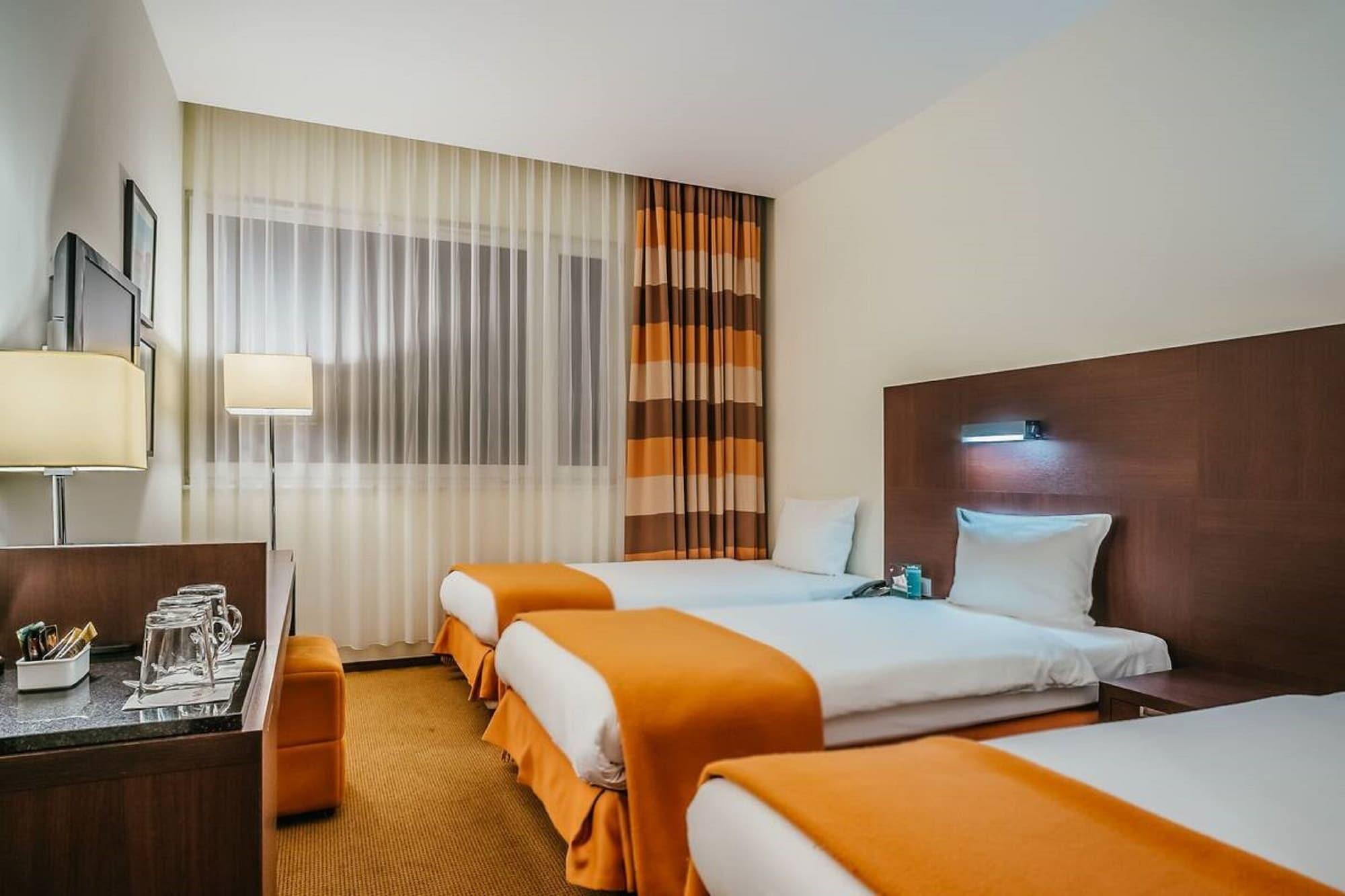 Hotel Desilva Warszawa Piaseczno à Piaseczno  Extérieur photo