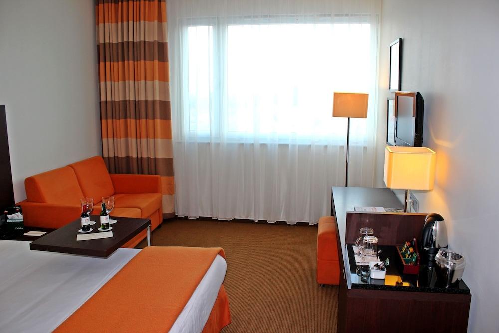 Hotel Desilva Warszawa Piaseczno à Piaseczno  Extérieur photo