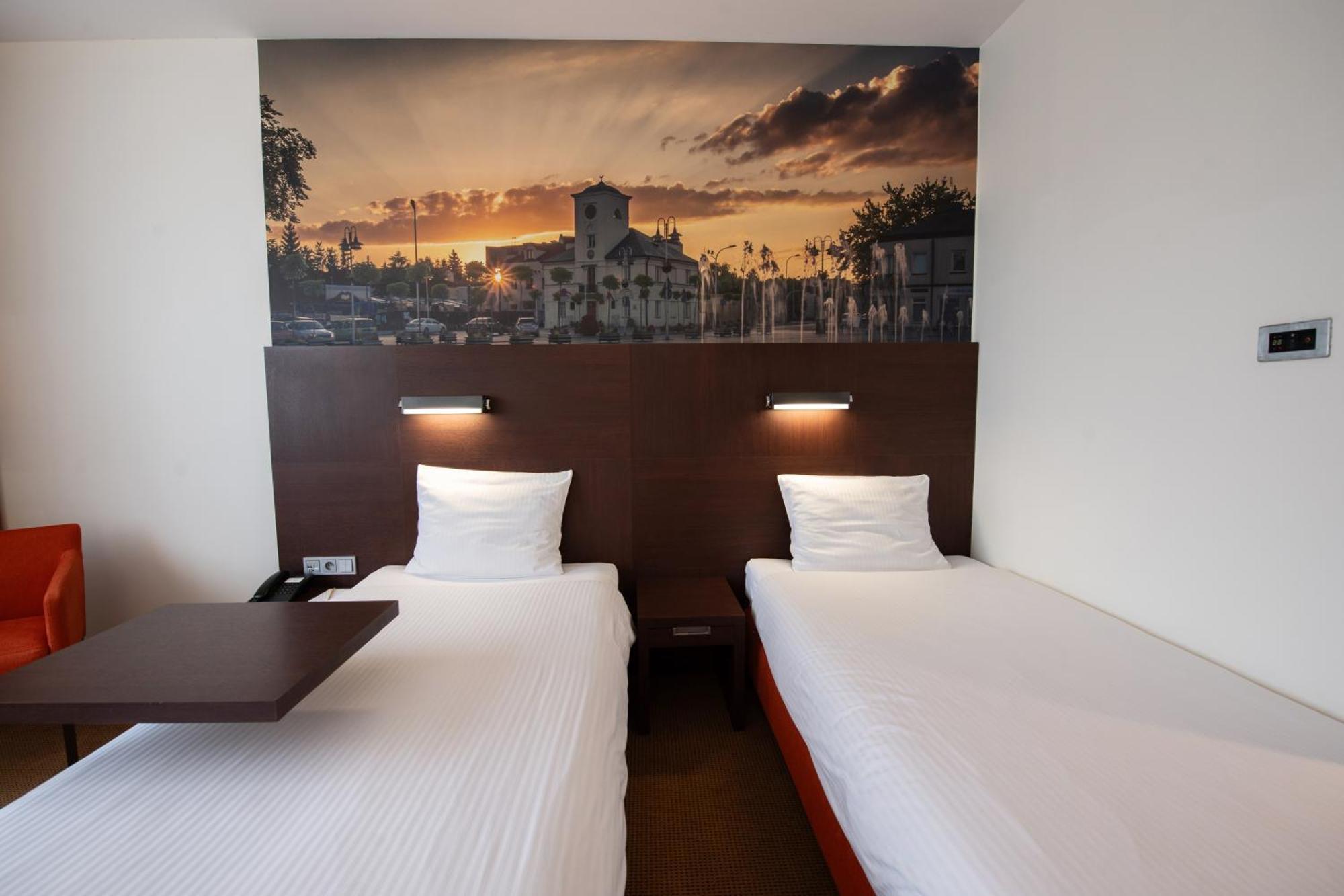 Hotel Desilva Warszawa Piaseczno à Piaseczno  Extérieur photo