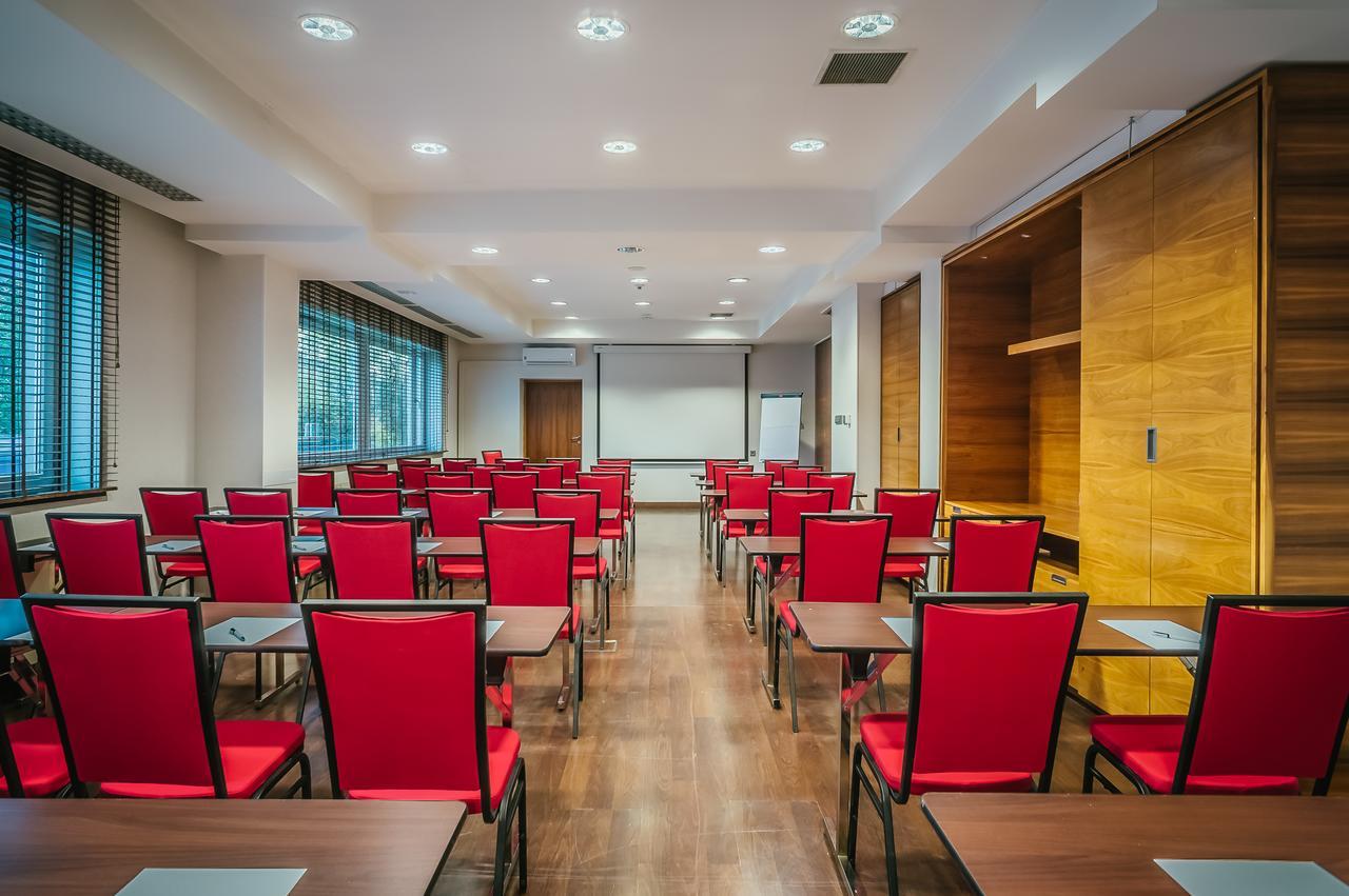 Hotel Desilva Warszawa Piaseczno à Piaseczno  Extérieur photo