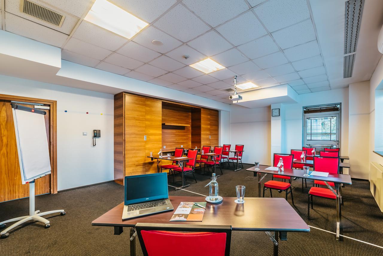 Hotel Desilva Warszawa Piaseczno à Piaseczno  Extérieur photo