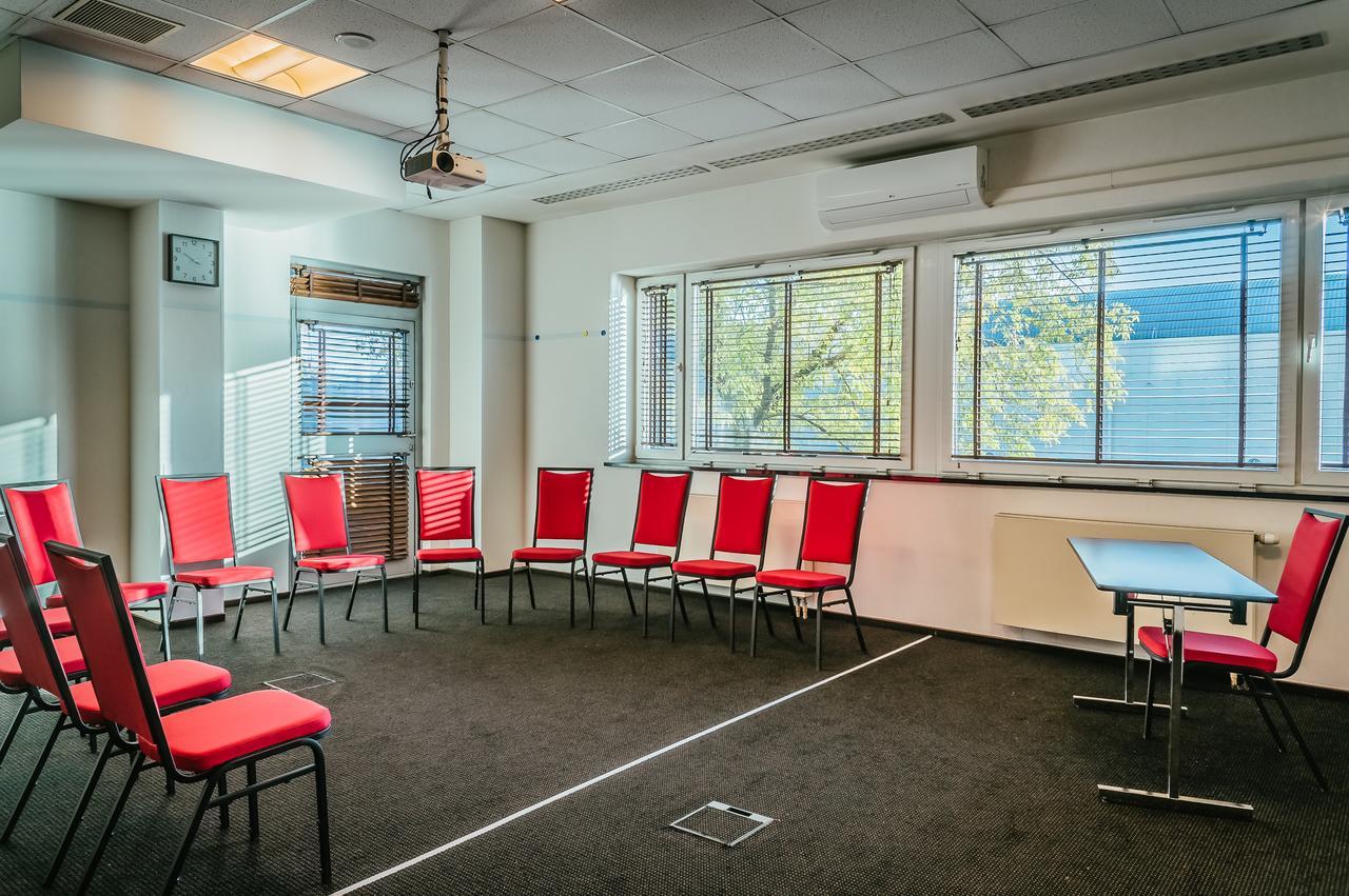 Hotel Desilva Warszawa Piaseczno à Piaseczno  Extérieur photo