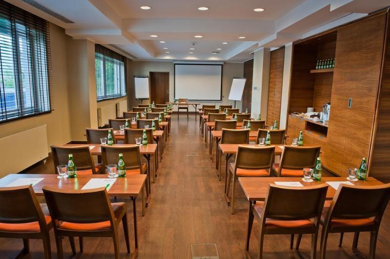 Hotel Desilva Warszawa Piaseczno à Piaseczno  Extérieur photo